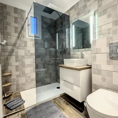 Apartment De Vue 3 Pieces Climatise & Wifi 4 A 6 Personnes