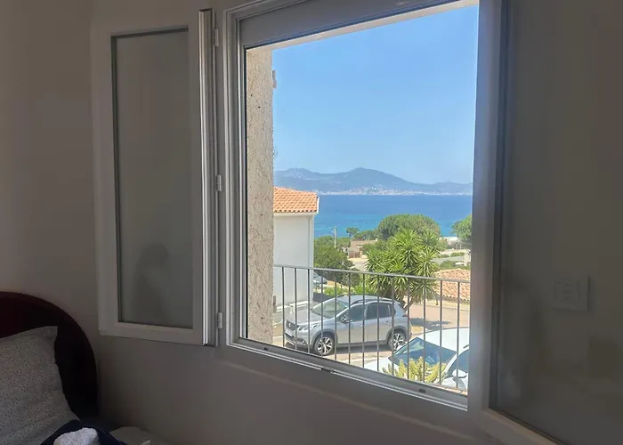 De Vue 3 Pieces Climatise & Wifi 4 A 6 Personnes * Pietrosella